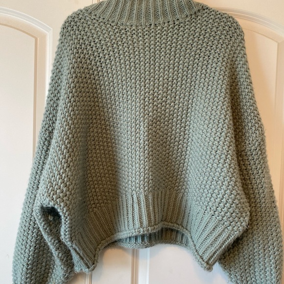 Sweaters - Knitted sweater